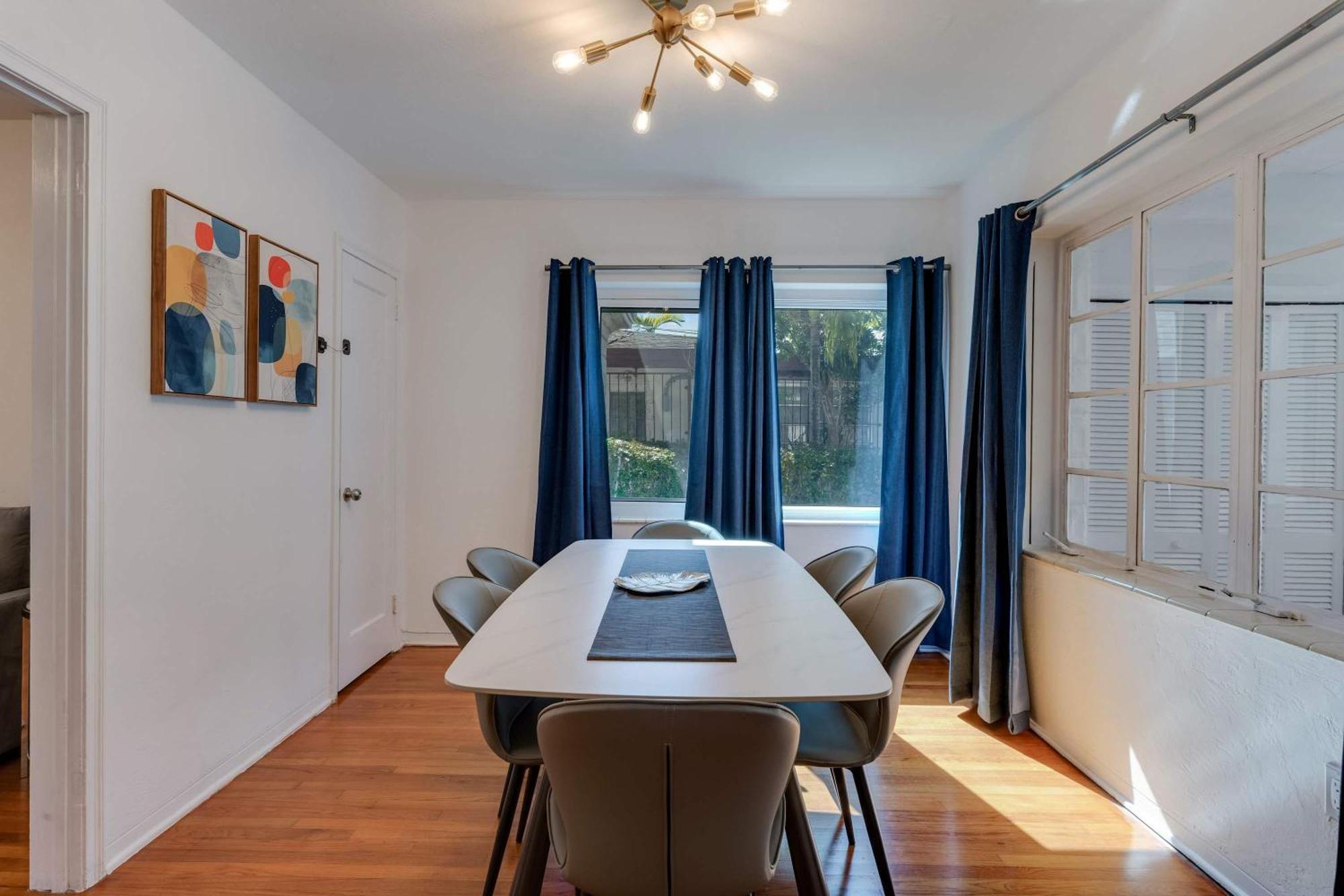 Your Space Near Brickell - Casa De Jai Miami