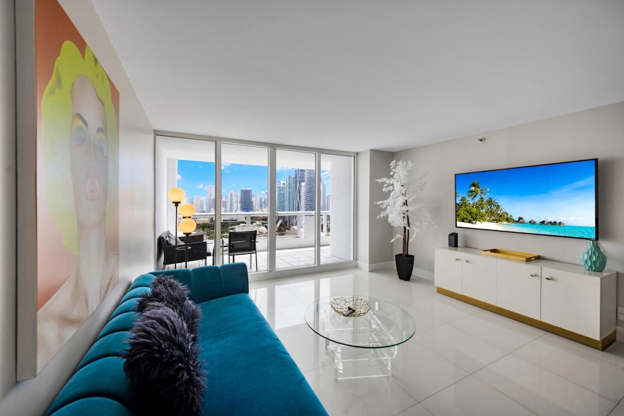 4 Bedroom With Stunning Balcony View * Miami