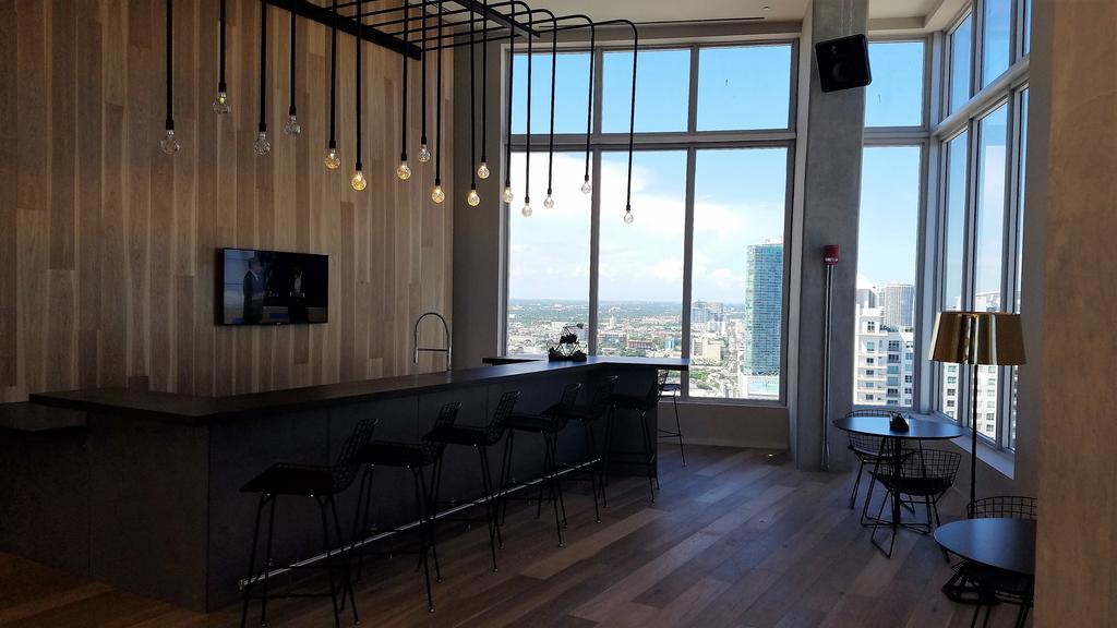 Downtown Deluxe Apartment