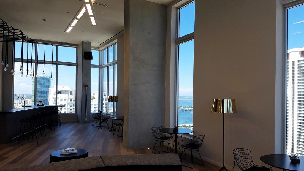 Apartment Downtown Deluxe *