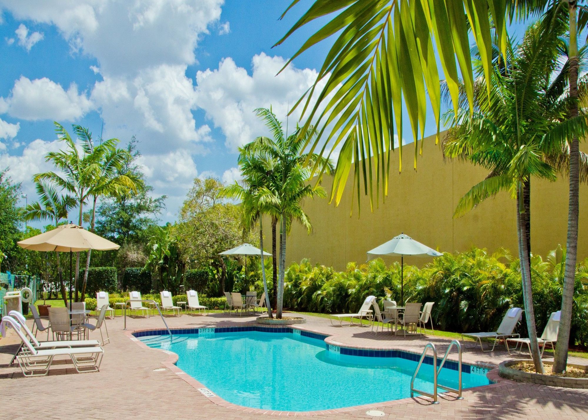 Western Miami-doral/dolphin Mall Miami