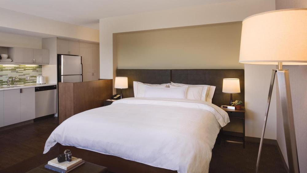Element International Airport Hotel 3*