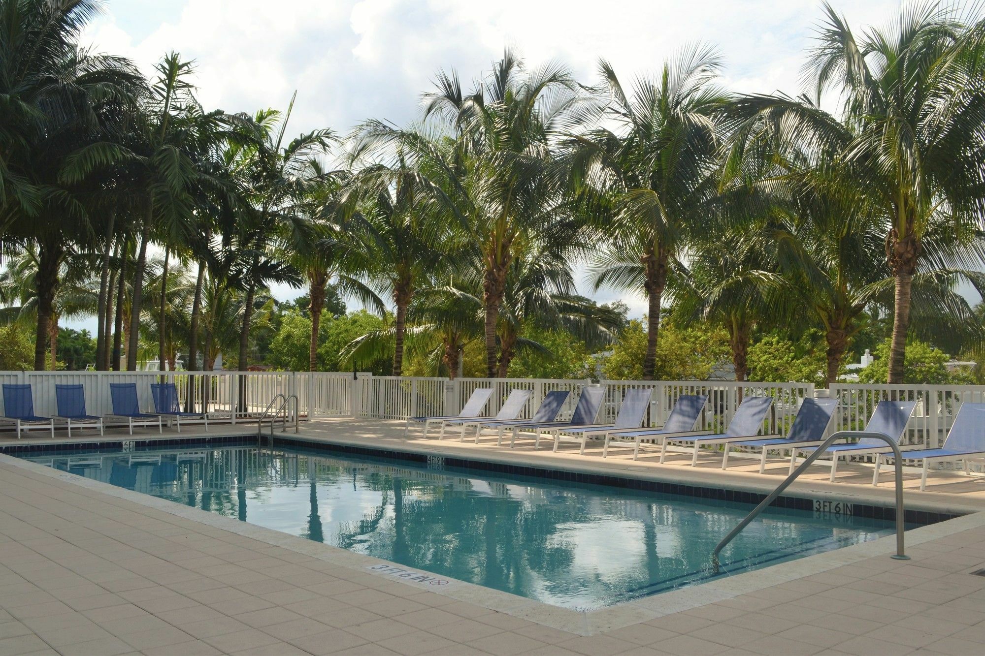 Oaks On The River Boutique Residences *