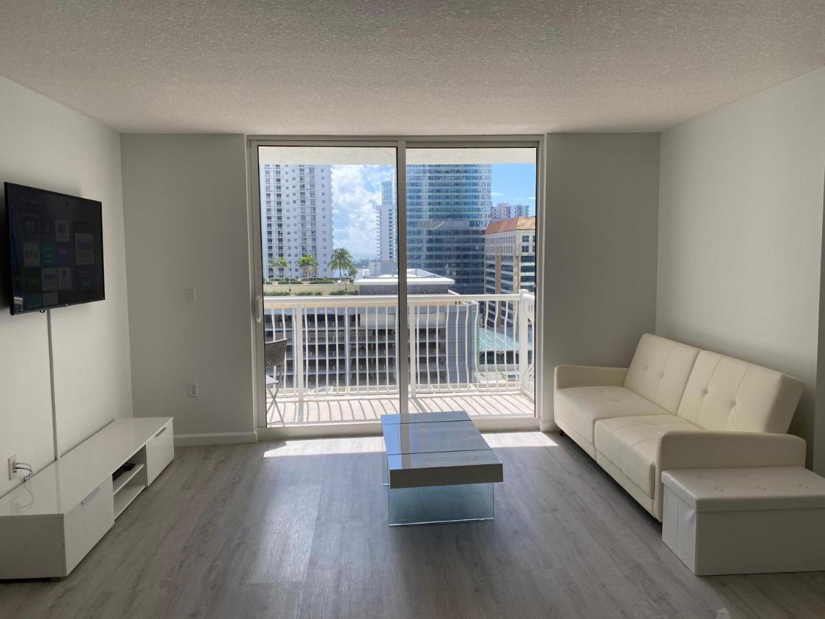 Chic And Modern, Brickell / + Free Parking Apartment
