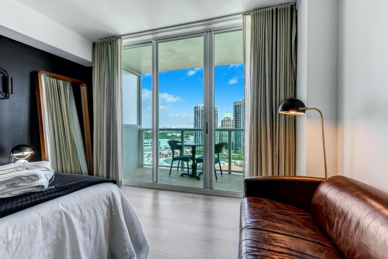 Icoconutgrove - Luxurious Vacation In Coconut Grove Apartment