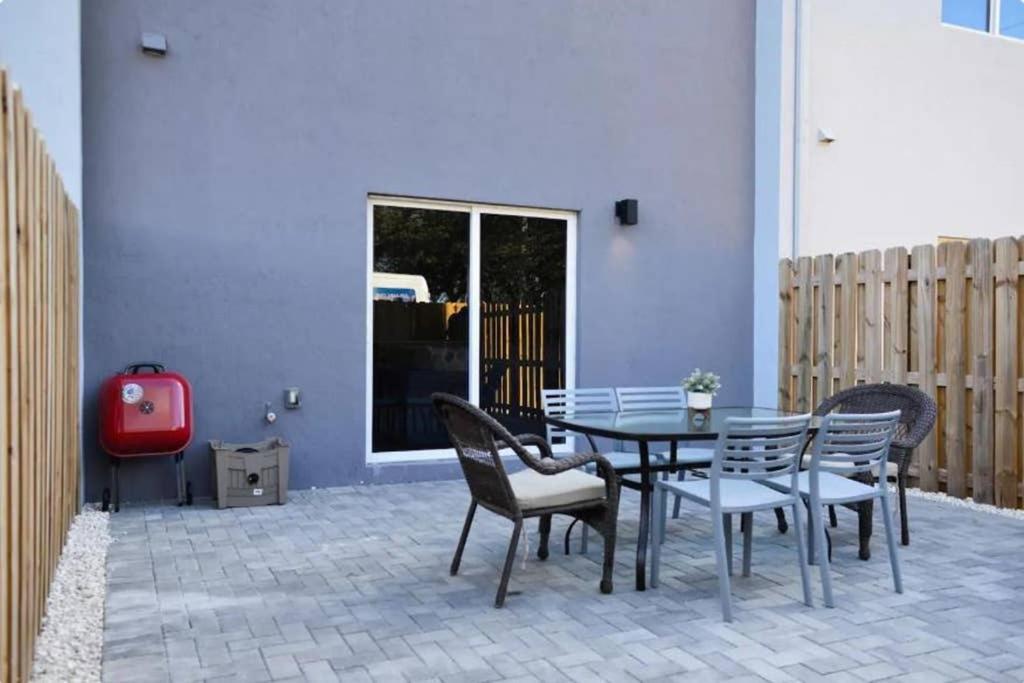 Outstanding Townhouse 18 Min From The - Th2 *